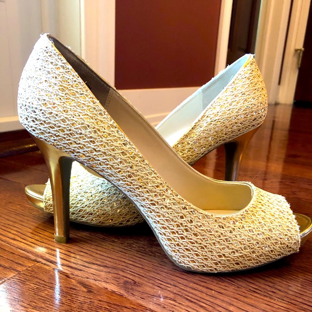 Audrey Brooke peep toed high heels women’s size 10